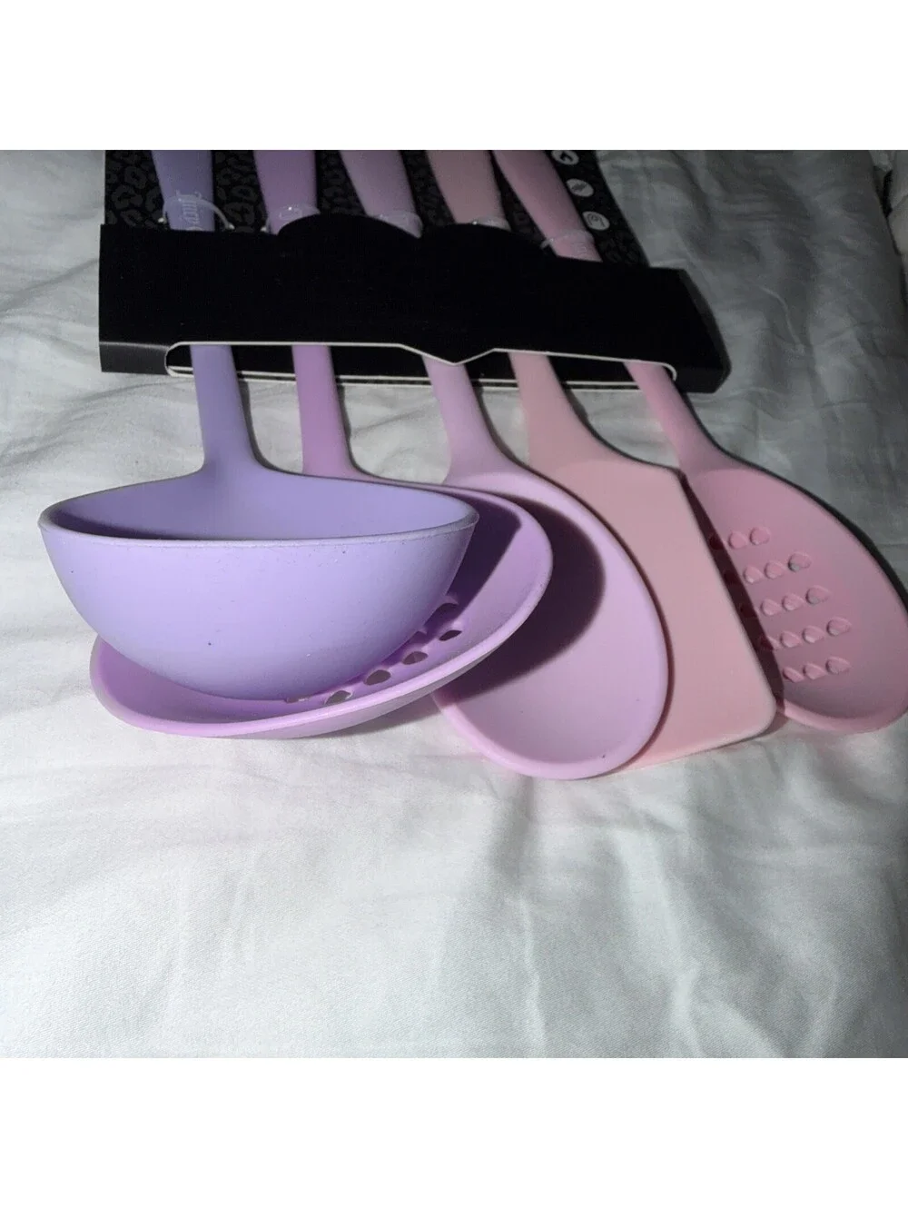 New Juicy Couture Five Piece pastel Pink/purple Silicone Utensil Set
